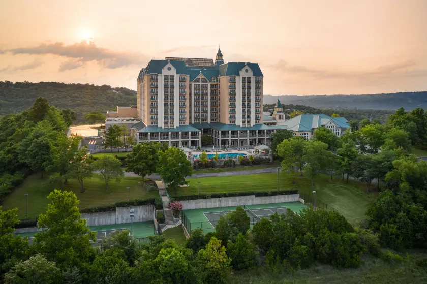 Chateau on the Lake Resort Spa and Convention Center - Image 1