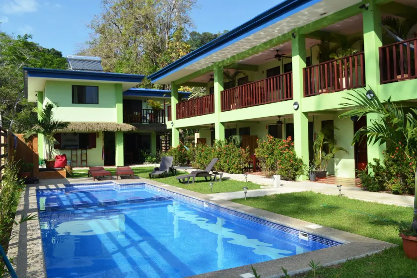 Mavi Surf Hotel Dominical - Image 1