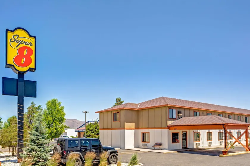 Super 8 by Wyndham Carson City Lake Tahoe - Image 1