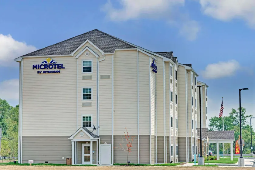 Microtel Inn & Suites by Wyndham Philadelphia Airport Ridley Park - Image 1