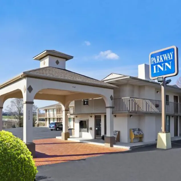 Parkway Inn - Image 1