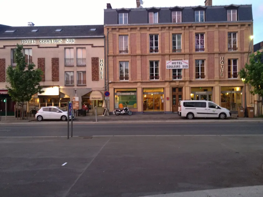 Hotel Couleurs Sud avec ascenseur et restaurant Centre ville-Gare Charleville-Mézières - Image 1