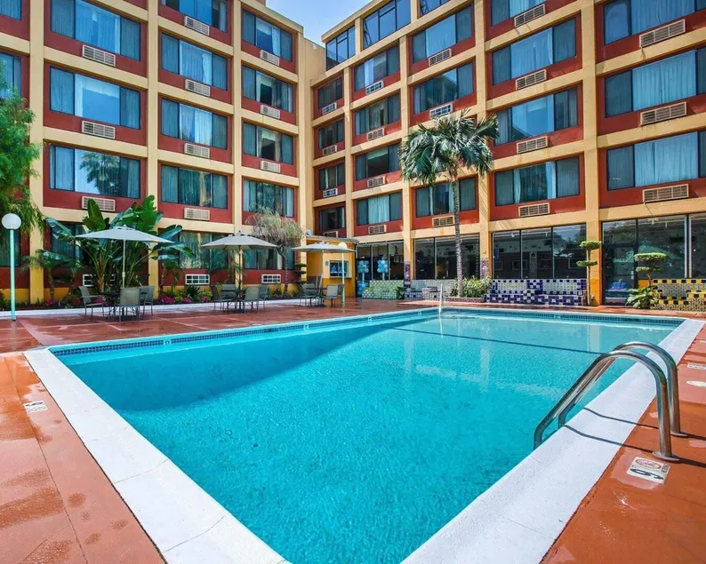 Quality Inn & Suites Montebello - Los Angeles - Image 1