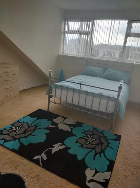 Paradise Apartment- Female Only - Image 1