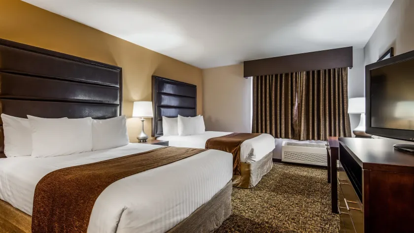 Best Western Oak Meadows Inn - Image 1
