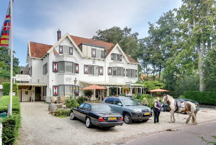 Hotel 1900 - Image 1