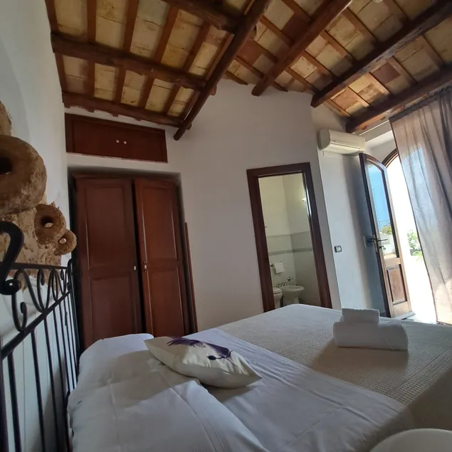HOTEL Cala Buguto - Image 1