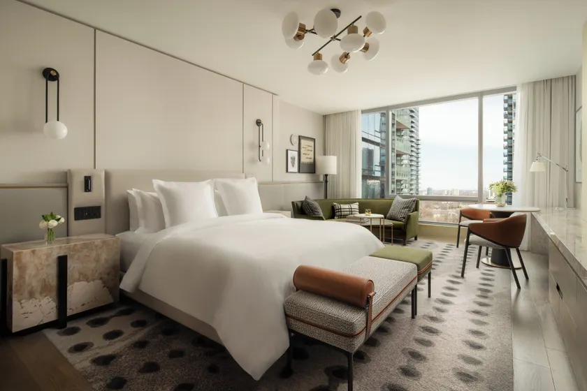 Four Seasons Hotel Toronto - Image 1