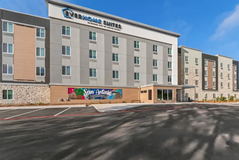 Everhome Suites San Antonio Lackland near SeaWorld by Choice Hotels - Image 1