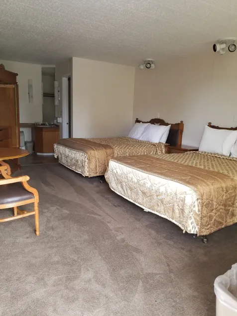 Plaza Motel - Image 1