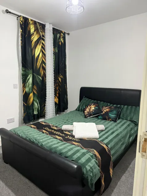 2 Bedroom Luxury Apartment With Balcony - Image 1