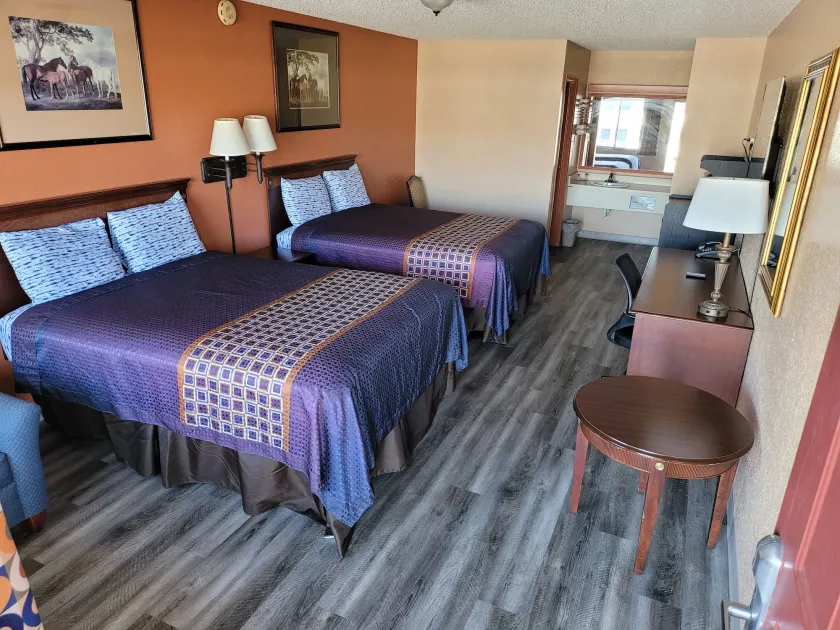 Budget Inn - Image 1