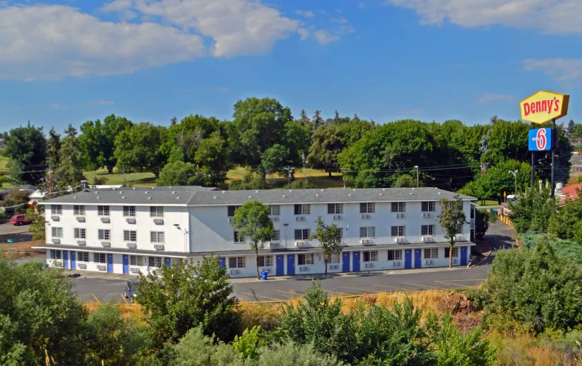 Motel 6 Pendleton, OR - West - Image 1