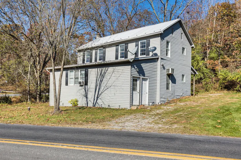 Tranquil Mt Pleasant Mills Retreat on 60-acre Farm - Image 1