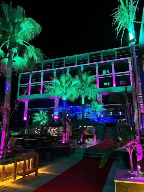 Club Robin Hood Hotel - Image 1