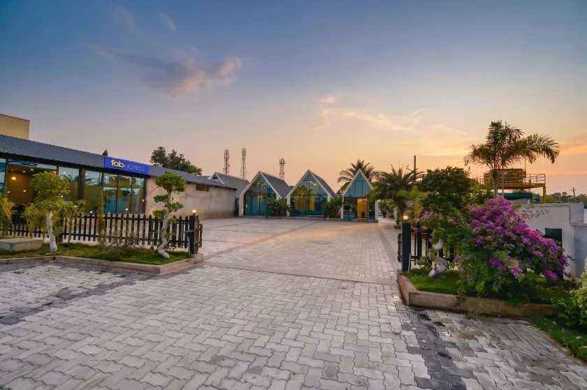 FabHotel Sunshine - Image 1