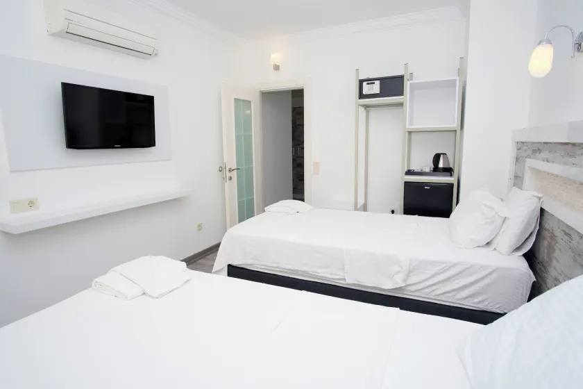 Nur Hotel - Image 1
