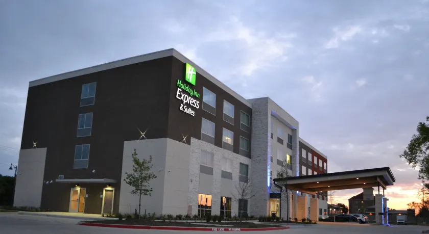 Holiday Inn Express & Suites McKinney - Frisco East by IHG - Image 1