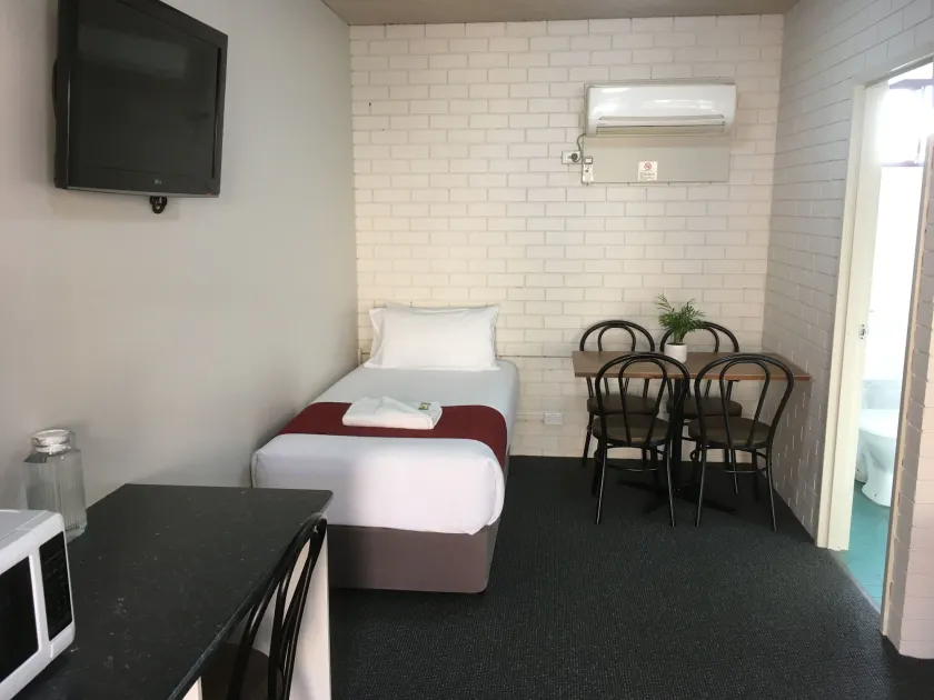 Atlas Motel - Image 1