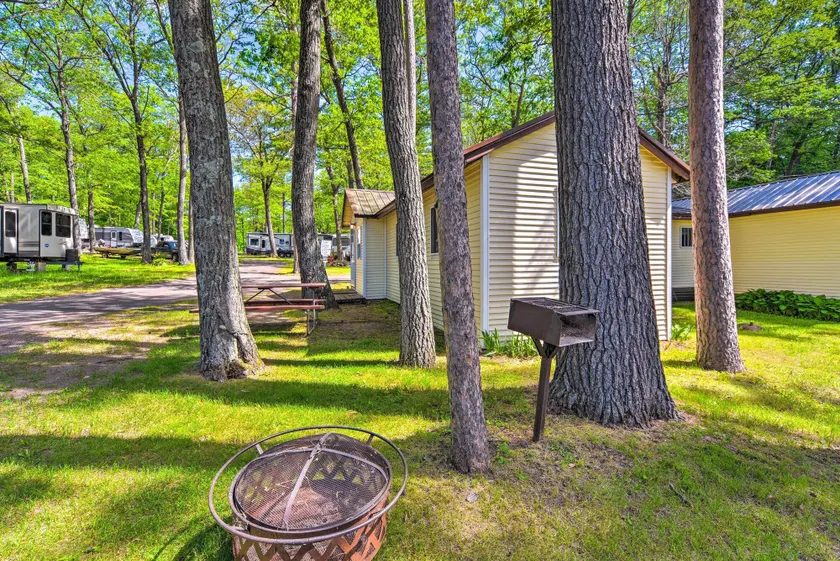 Stone Lake Cabin: Grill & Access to Fishing! - Image 1