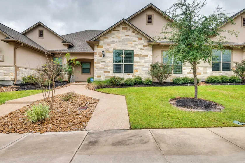 Gorgeous College Station Townhome w/ Patio! - Image 1