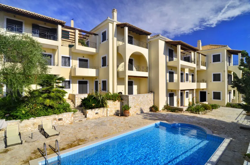Niriides Luxury Apartments - Image 1