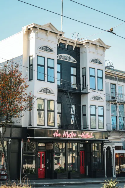 The Metro Hotel - Image 1