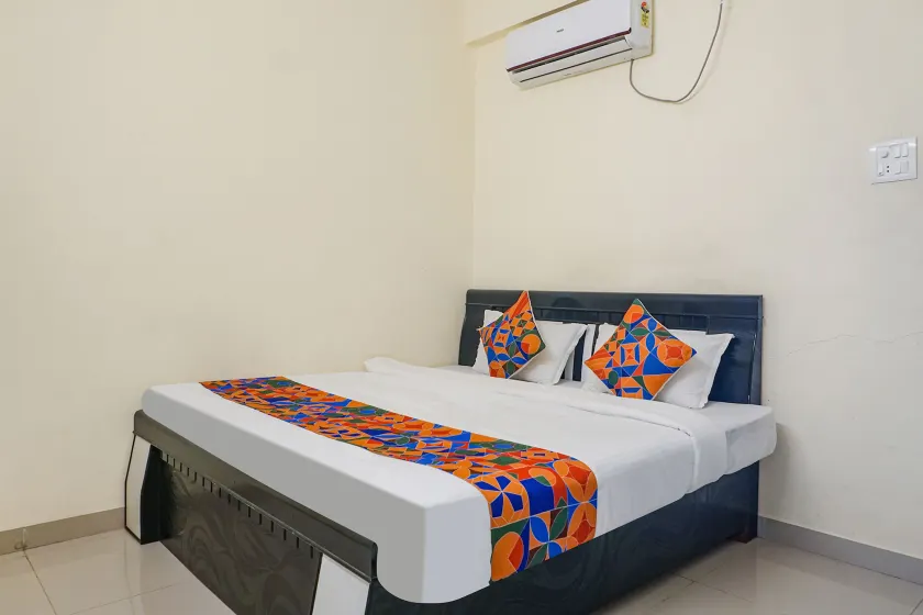 Fabexpress Vaishnav Inn - Image 1