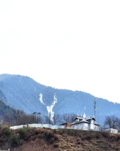 Tavisha River View Orchard Pahalgam - Image 1