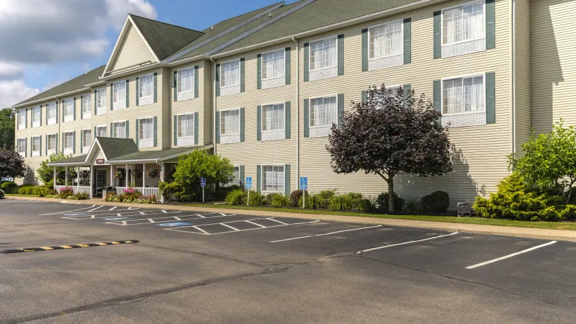 Coshocton Village Inn & Suites - Image 1