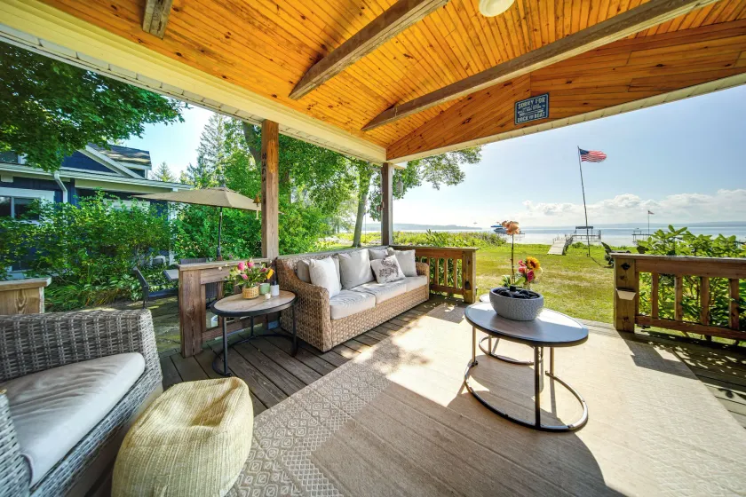 Chautauqua Lake Lakefront Cottage Getaway - Image 1