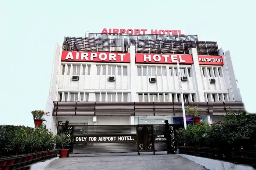 Airport Hotel - Image 1