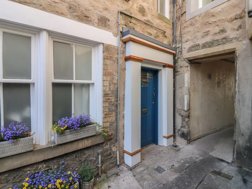 21A High Street - Image 1