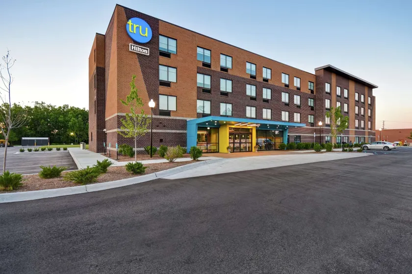 Tru by Hilton Sterling Heights Detroit - Image 1