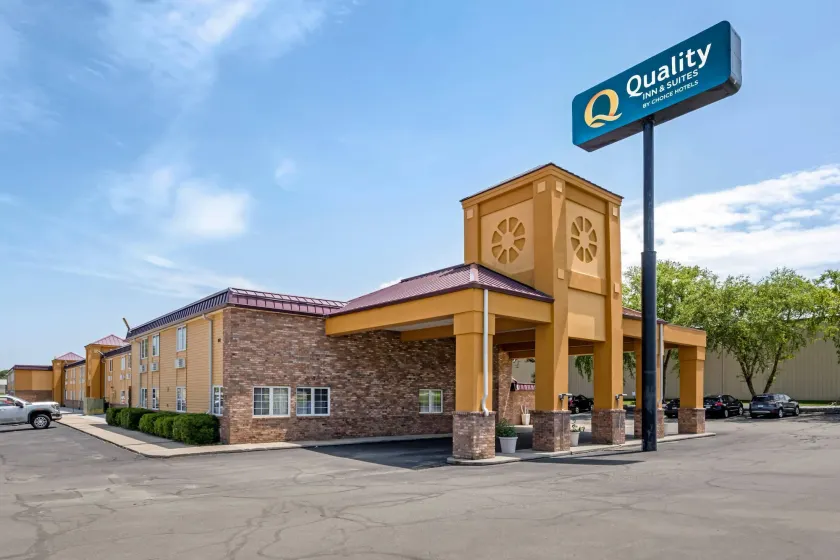 Quality Inn & Suites Lincoln South - Image 1