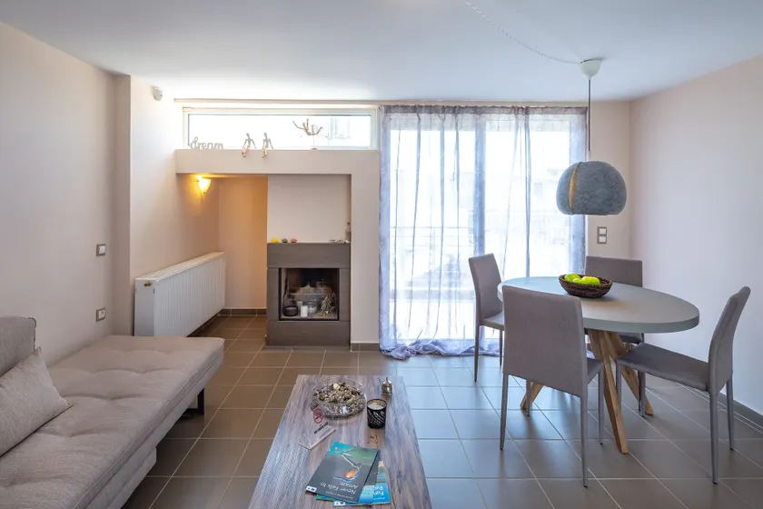 Solon - Deluxe City Center Apartment - Image 1
