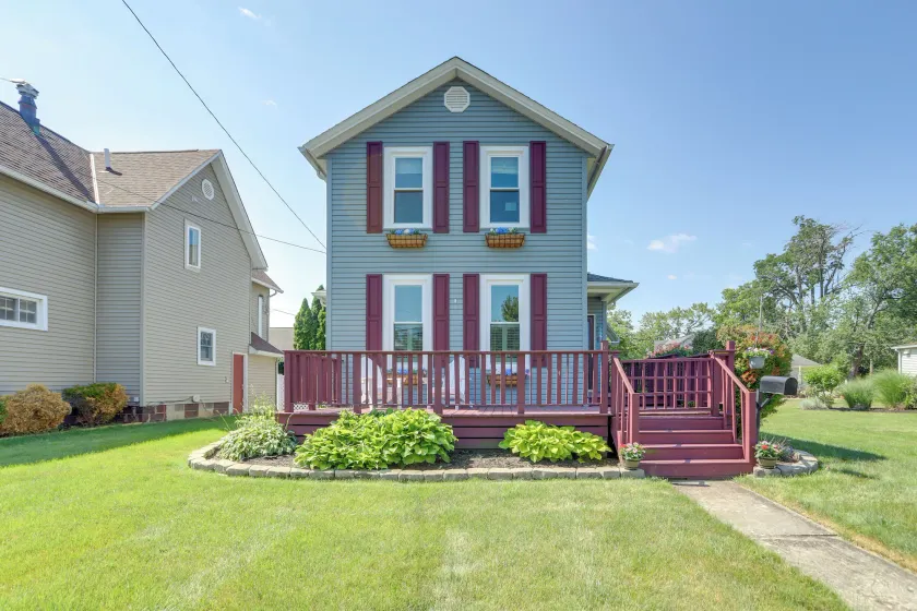 Vermilion Home - Walk to Main Street Beach! - Image 1