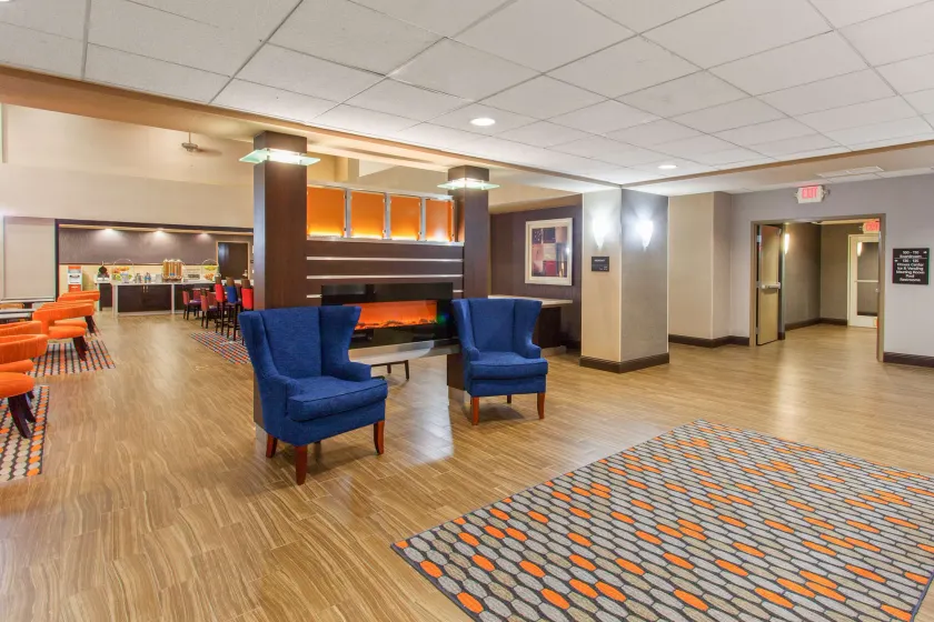 Hampton Inn & Suites Merced - Hall