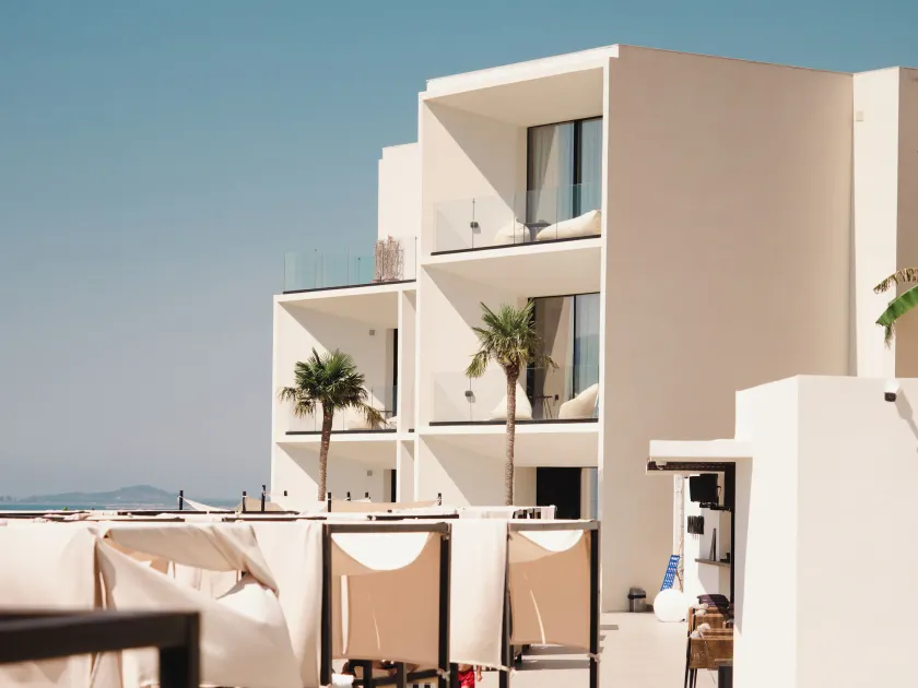 Nobus Hotel & Spa - Image 1