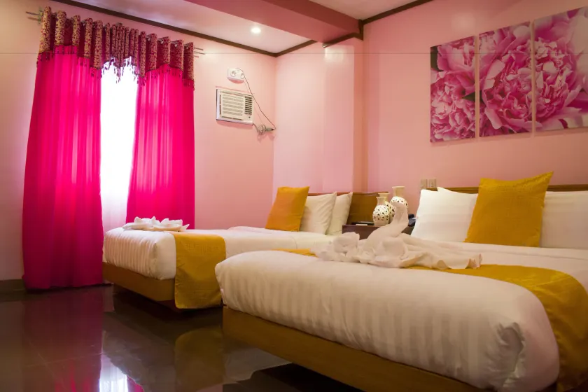 Royal Mansion Hotel - Image 1