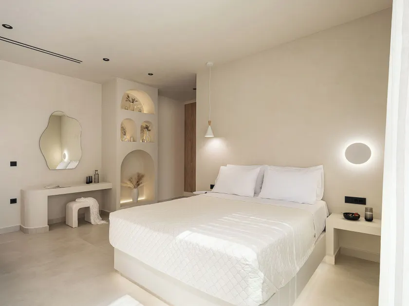 Vanilla Suites with Hot Tub - Image 1