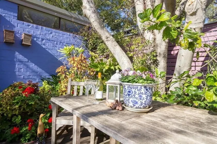 205 Young St Sue - Image 1