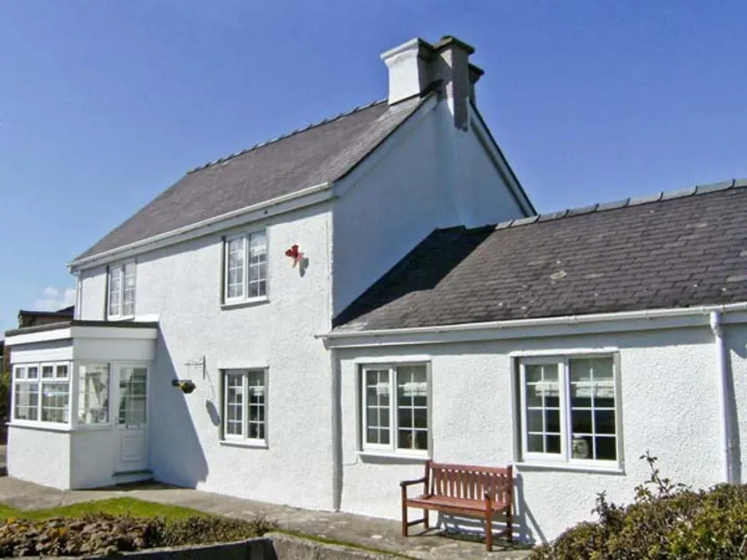 Tyddyn Gyrfa Cottage - Image 1