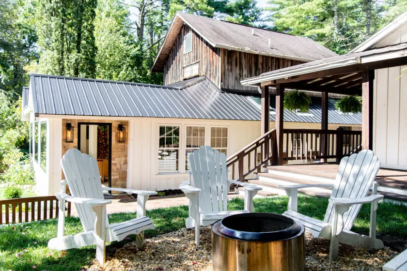 Outpost Inn - Image 1