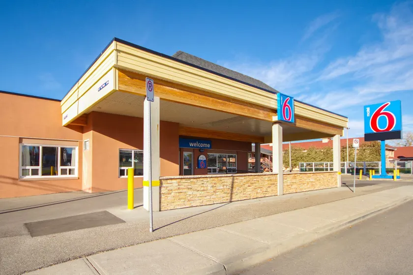 Motel 6-Lethbridge, AB - Image 1