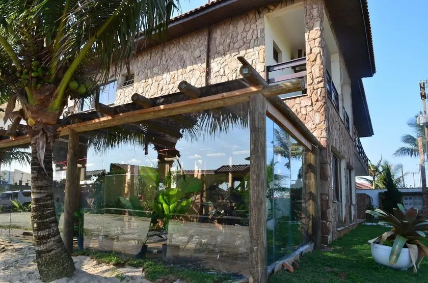 Toya Hotel - Image 1