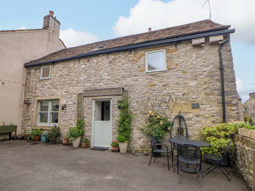 Brookside Barn - Image 1