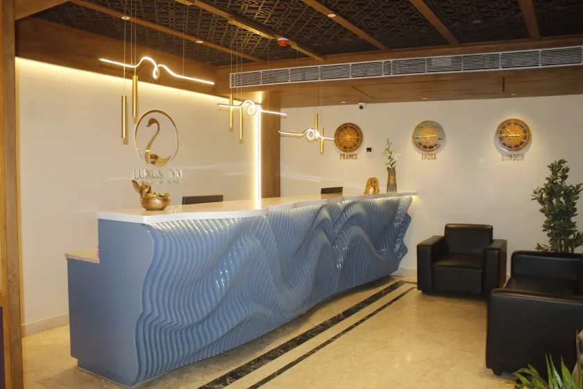 Luxus Inn Hotel - Image 1