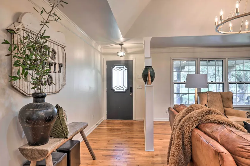 Charming Retreat on 80-acre Willow Rock Ranch! - Interiør