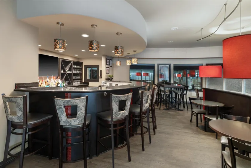 Best Western Premier Crown Chase Inn & Suites - Image 1